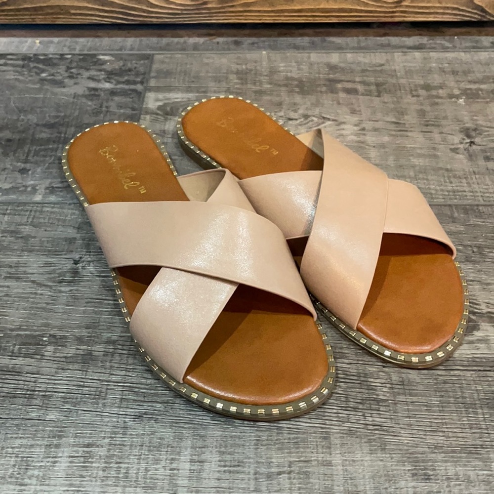 Micah Crisscross sandals natural color